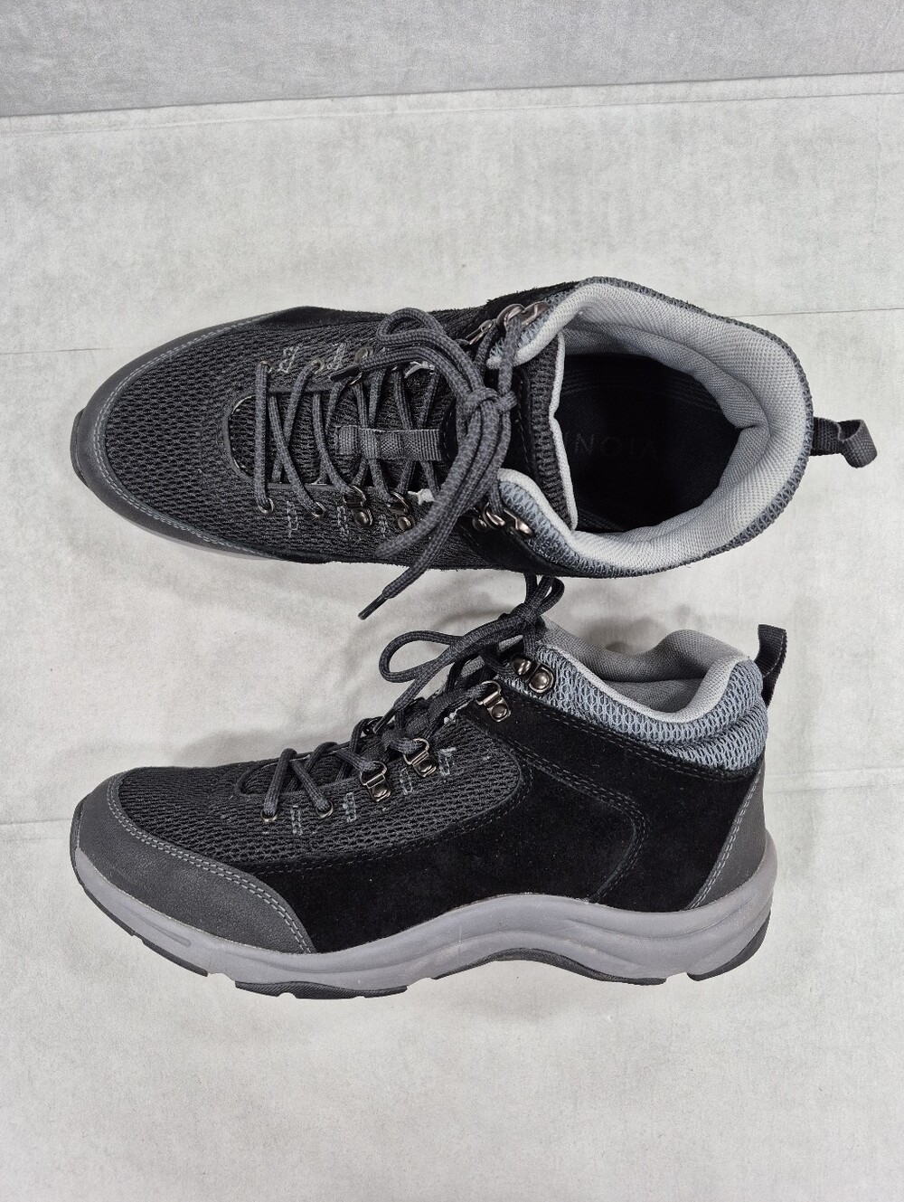 Vionic Cypress sneaker boots women's 9W black hiking padded ankle orthopedic